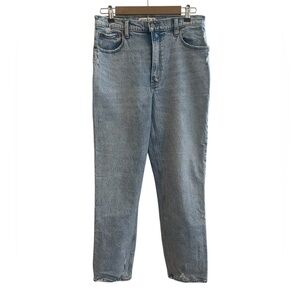 Abercrombie & Fitch 90's Straight ultra High Rise Size 30